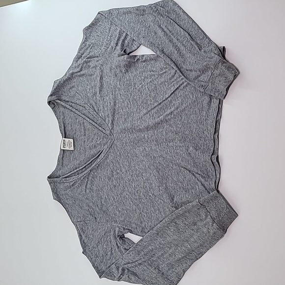 PINK VICTORIA'S SECRET Gray V-Neck Long Sleeve Open Shoulder Crop Top - Size L - Picture 1 of 9
